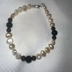 Elegant Pearl and Bead Bracelet